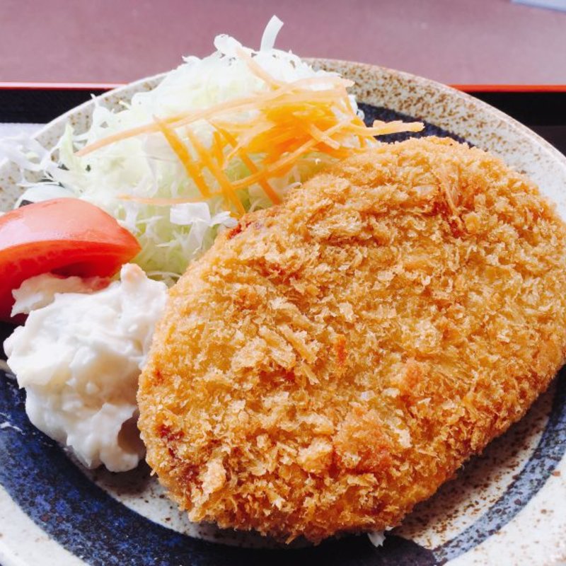 木曽牛コロッケ定食 (お食事処　巴 （道の駅　日義木曽駒高原　ささりんどう館内　ともえ）)