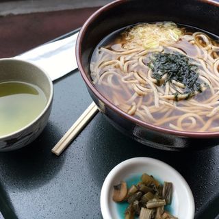 かけ蕎麦(お食事処　巴 （道の駅　日義木曽駒高原　ささりんどう館内　ともえ）)