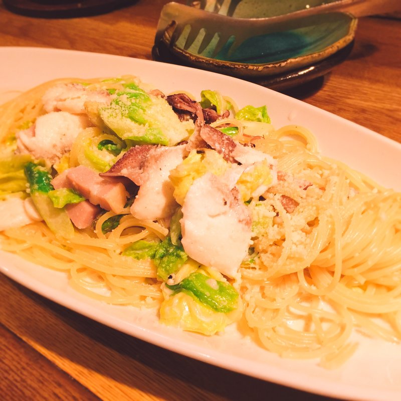 春キャベツと鯛、ホタルイカ、ベーコンのクリームパスタ(トリップ)
