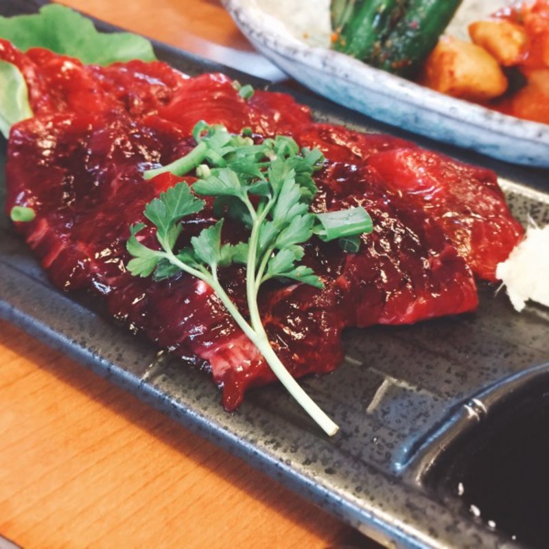 クジラ刺し(じもんじゅ )