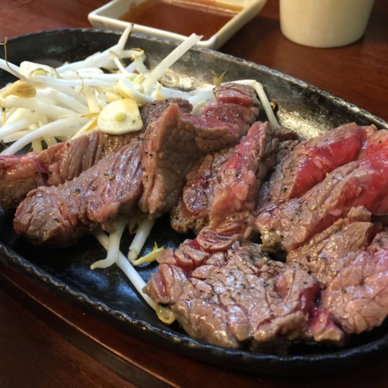 サイコロステーキ(煮込み屋 じもん )