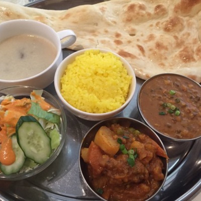 スペシャルランチ（ベジタブルカレー・ダル（豆）カレー）(インドレストラン　Ｔａｊｉ （インドレストラン　タージ）)