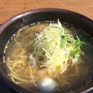 三河の鶏塩ラーメン(ショップのろし 赤塚PA 上り)
