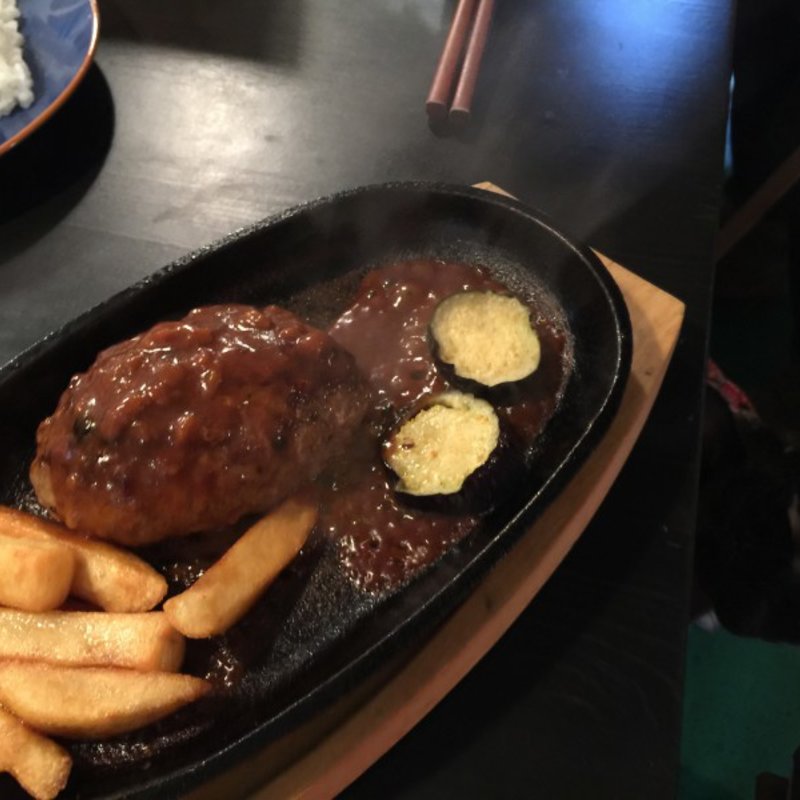 Just*wonバーグのデミグラスソース(ドッグカフェ ジャストワン    （ドッグカフェ Just*won）)