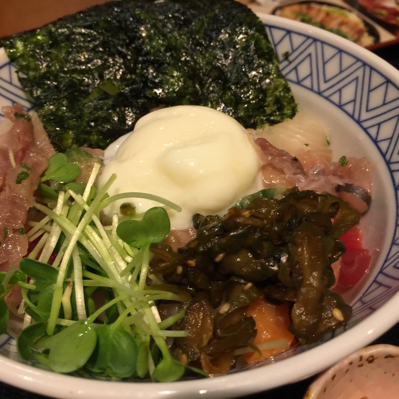 海鮮ばくだん丼(虎連坊 大手町店 （とられんぼう）)