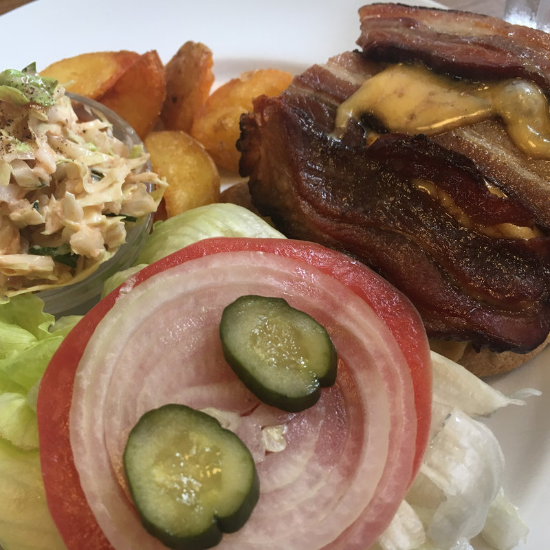 ハウスメイドベーコンチーズバーガー(ベーカーバウンス)