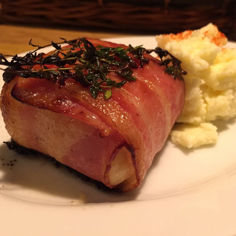 カマンベールチーズベーコン包み焼き(トリップ)