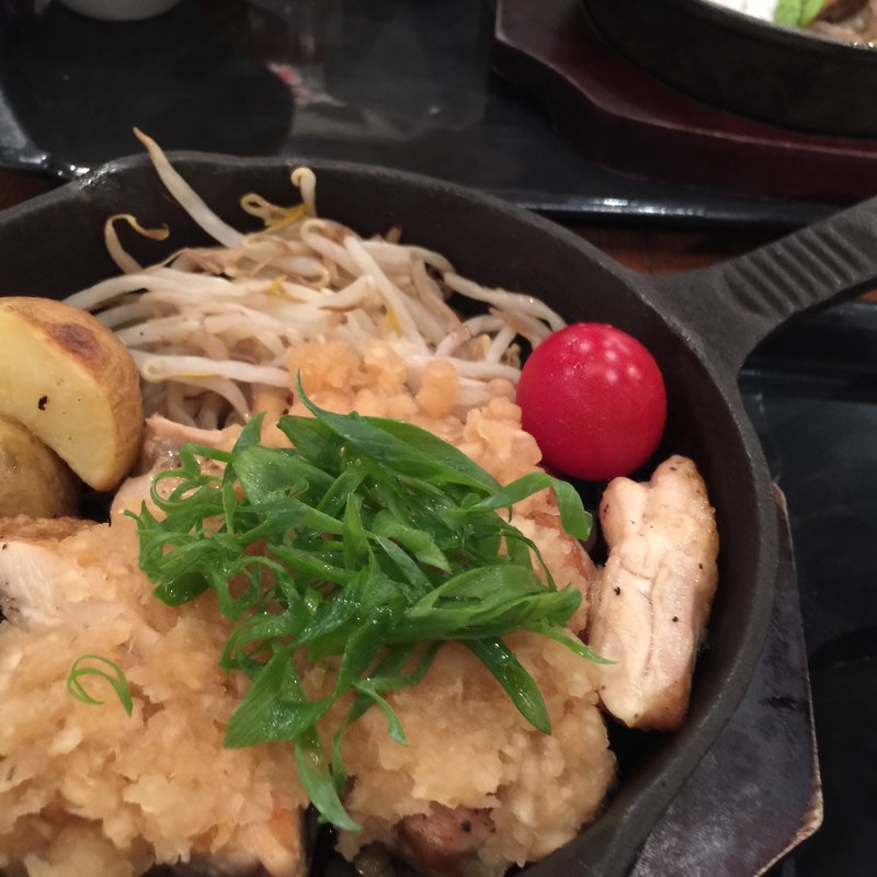 鉄板グリルチキン(テッパンサカバ （TEPPAN SAKABA）)