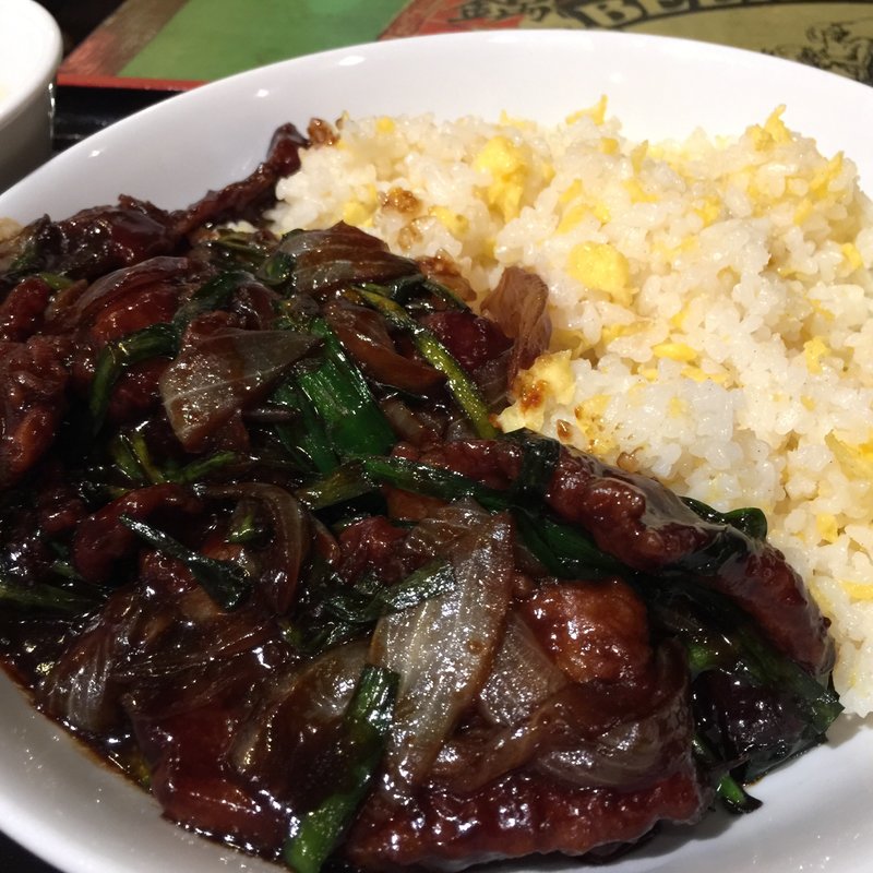 スタミナチャーハン(紅虎餃子房 丸の内センタービル店 （ベニトラギョウザボウ）)