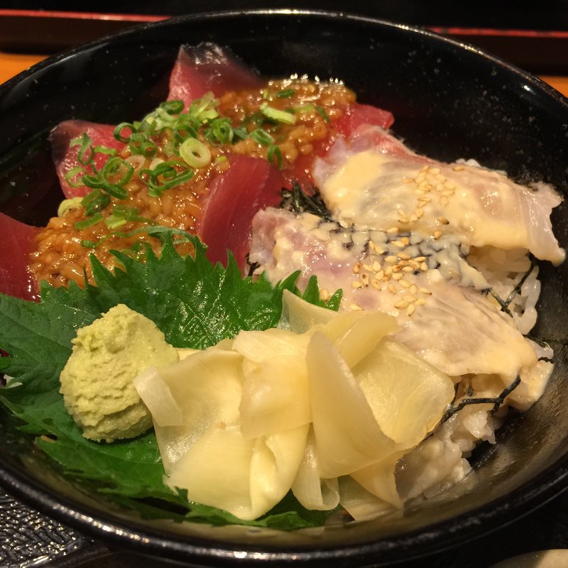 麹漬け 海鮮二色丼(虎連坊 大手町店 （とられんぼう）)