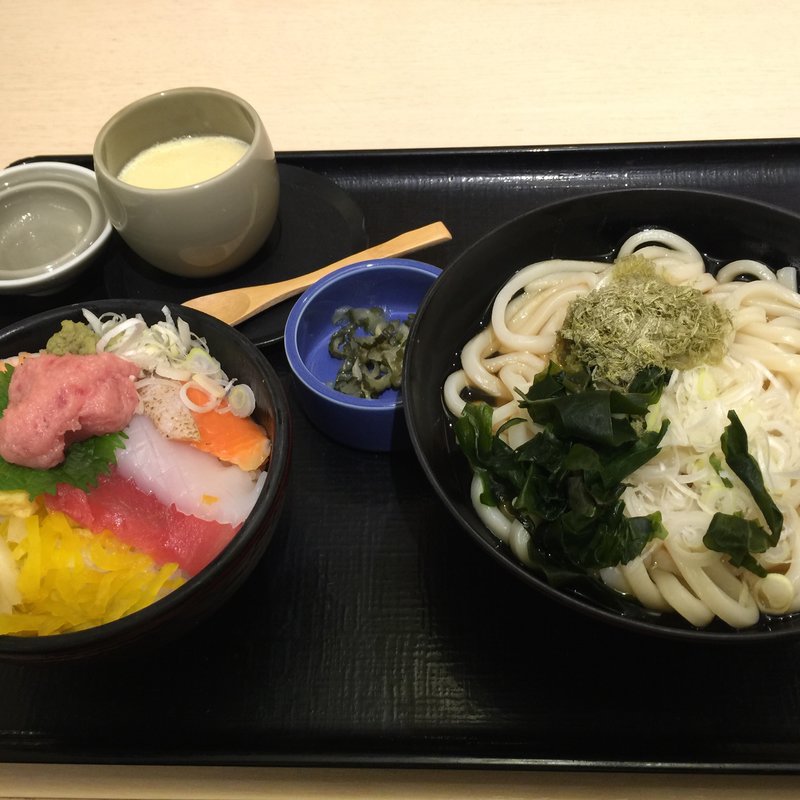 海鮮ちらし･うどんセット(すし屋銀蔵 東京海上日動本館店 )