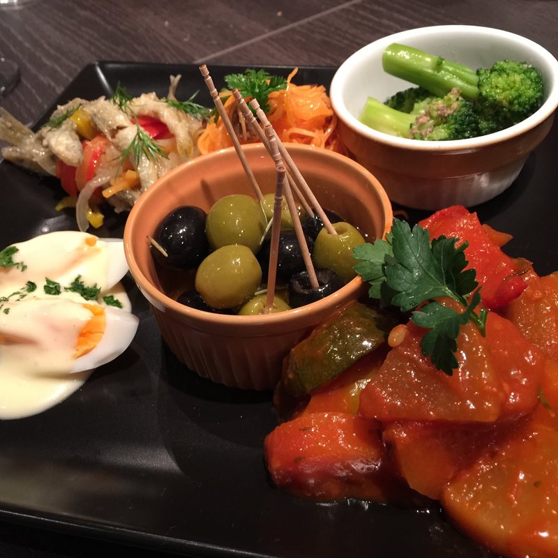 前菜の5種盛り(草加パリ食堂 エルブ)