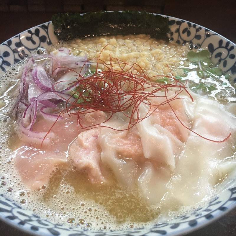 飛魚白湯ラーメン(麺でつながる縁 大阪縁乃助商店)