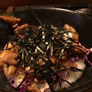 鶏丼(トリップ)