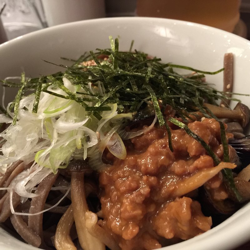 肉味噌そば(酢重正之・楽)