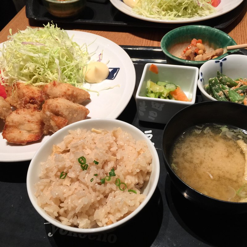 鶏の梅塩唐揚げ定食(大かまど飯 寅福 丸の内iiyo店)