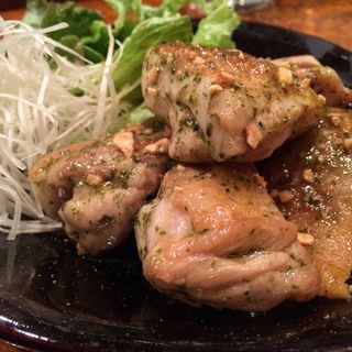 鶏肉の香草焼き(居酒屋　えふ )
