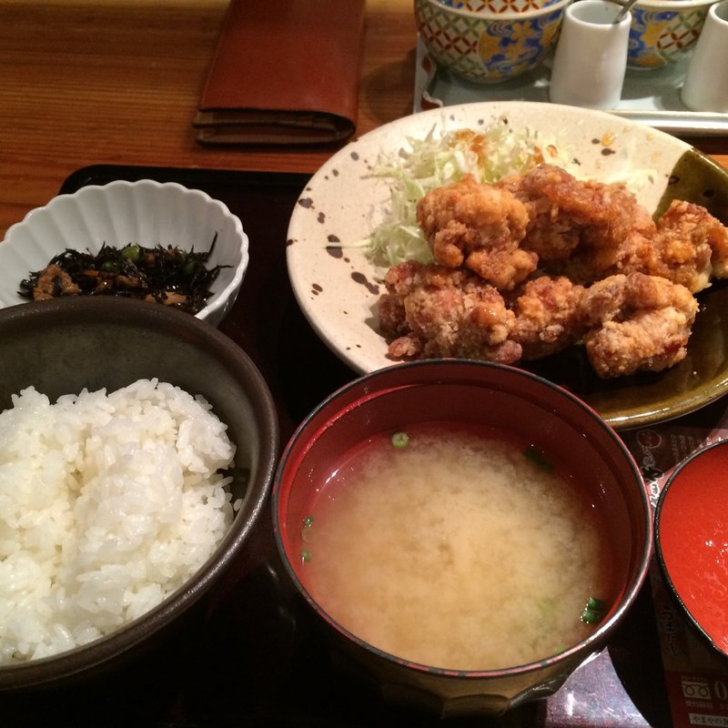 鶏の唐揚げ明太風味定食(博多もつ鍋やまや 丸の内店)