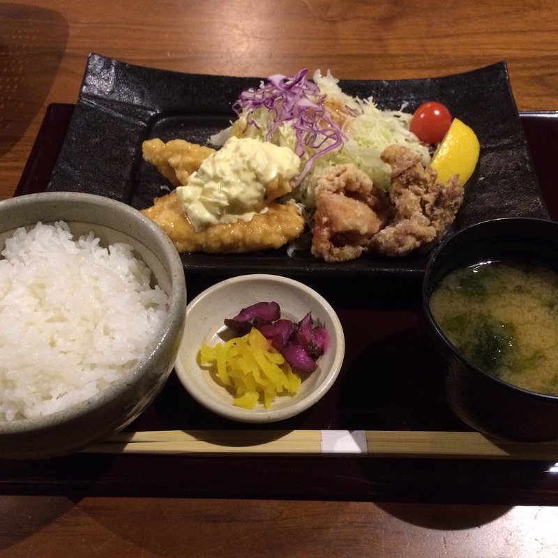 チキン南蛮と鶏唐御膳(かこいや 丸の内オアゾ店 )