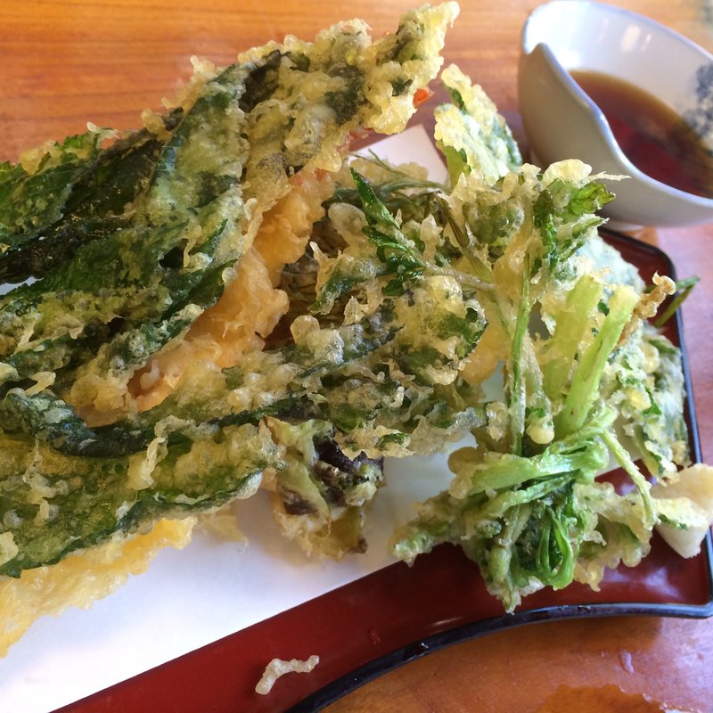 野草天ぷら盛り合わせ(八起)