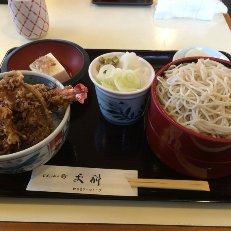 更科定食(じんじゃ前更科)