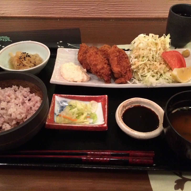 広島県産大粒カキフライ定食(野菜ダイニングほんのちょっと パレスビル店)
