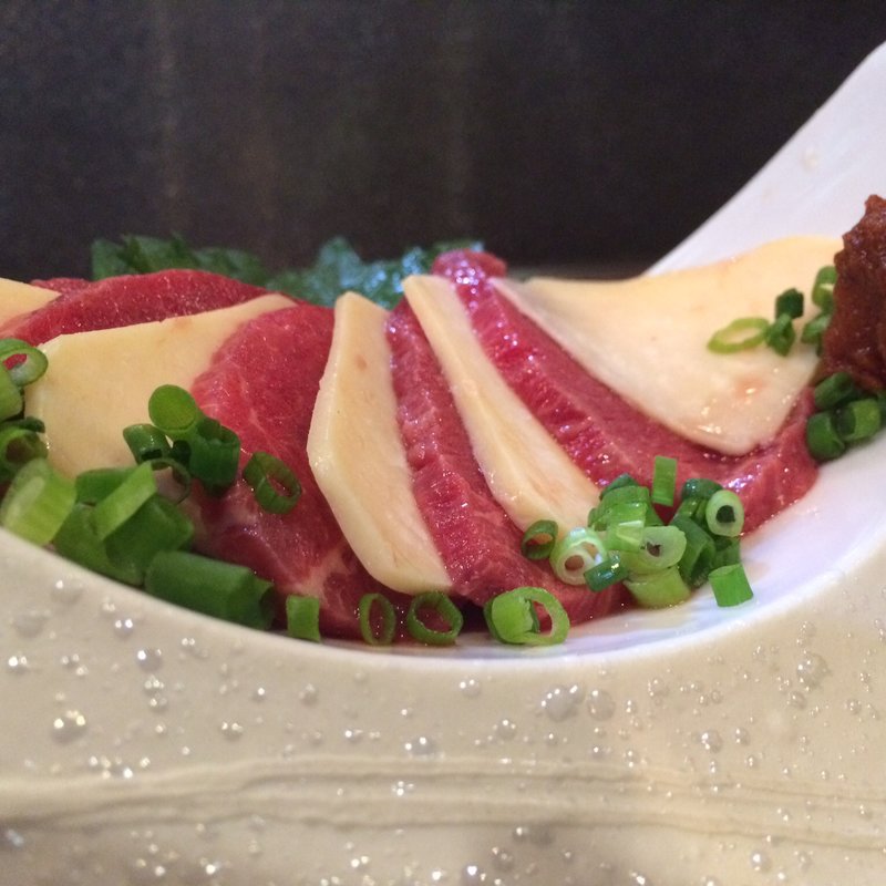 馬刺し(旨み処 本丸)