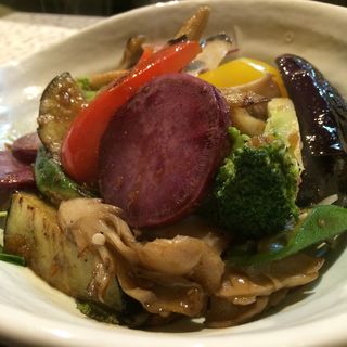 焼野菜サラダ(和風Diningまるや)