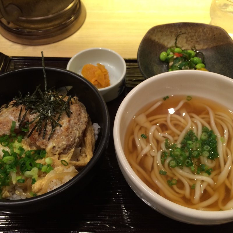 カツ丼定食(水山　丸の内パレスビル店)