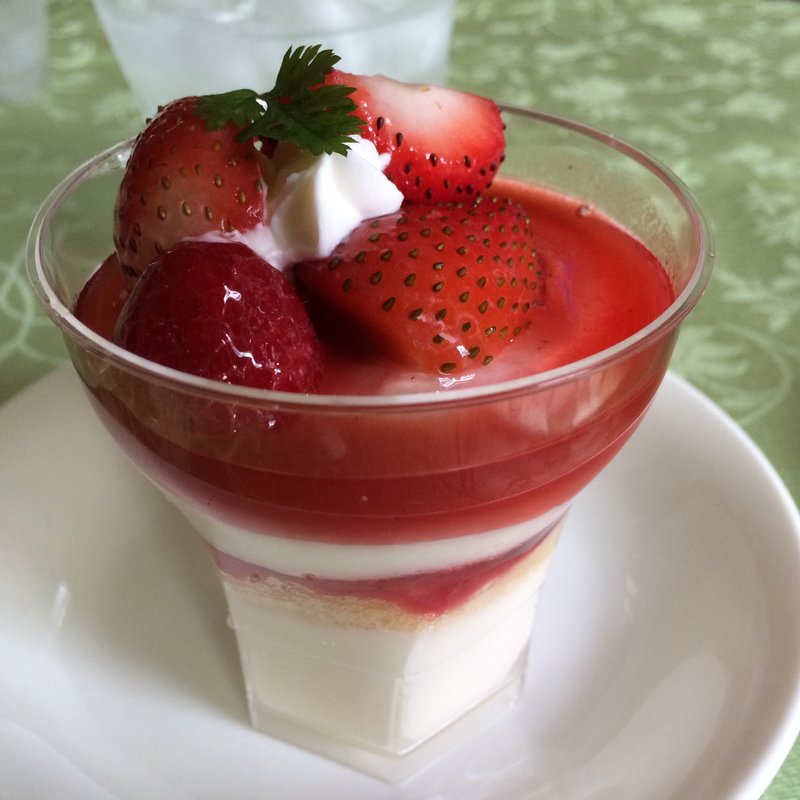 いちごのカップ(キャトルカール)