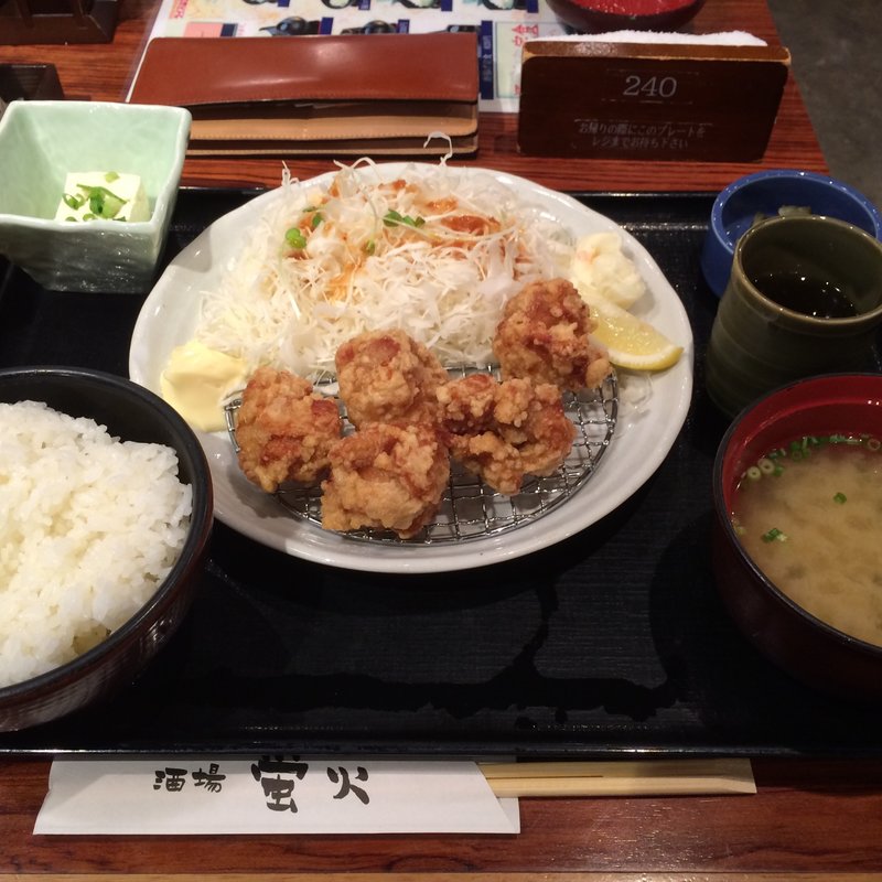 鶏の唐揚げ定食(酒場蛍火 東京海上日動本館店 )