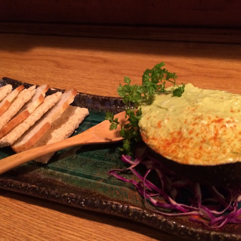 アボカドと蟹のディップクラコット添え(トリップ)