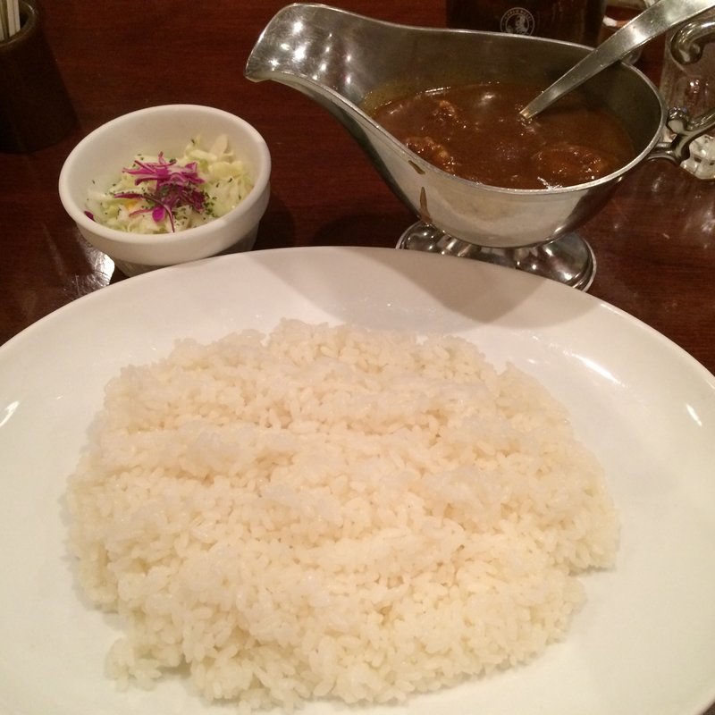 スパイシービーフカレーの大盛り(ビクトリアンパブ ザ．ローズ＆クラウン 丸の内店 （VICTORIAN PUB THE ROSE & CROWN）)