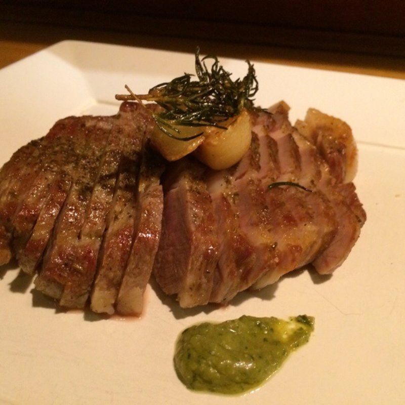 大麦豚 肩ロース肉のローストポークマッシュポテト添え(トリップ)