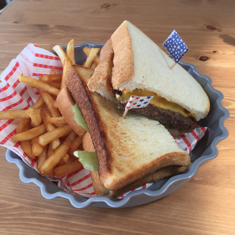 ハンバーグサンド(ZOMG American Diner & Food & Cafe)