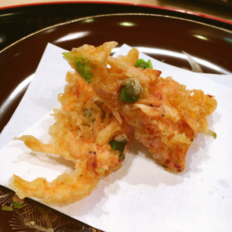 桜海老とえんどう豆のかき揚げ(山中湖 菜庭料理 尚起)