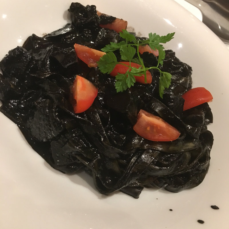 紋甲イカのイカスミソース 生タリアテッレ(オステリア·ド·イタリア·オリーブ (Osteria d'Italia OLIVE))