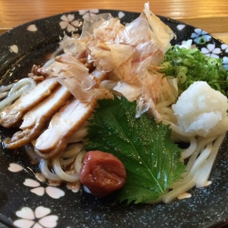 冷やし梅かつおうどん(あんじゅ庵)