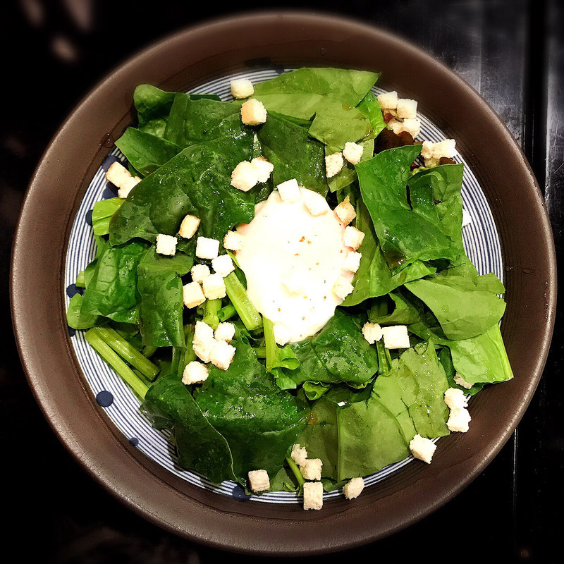 ほうれん草と温玉のサラダ(小林精肉店 )