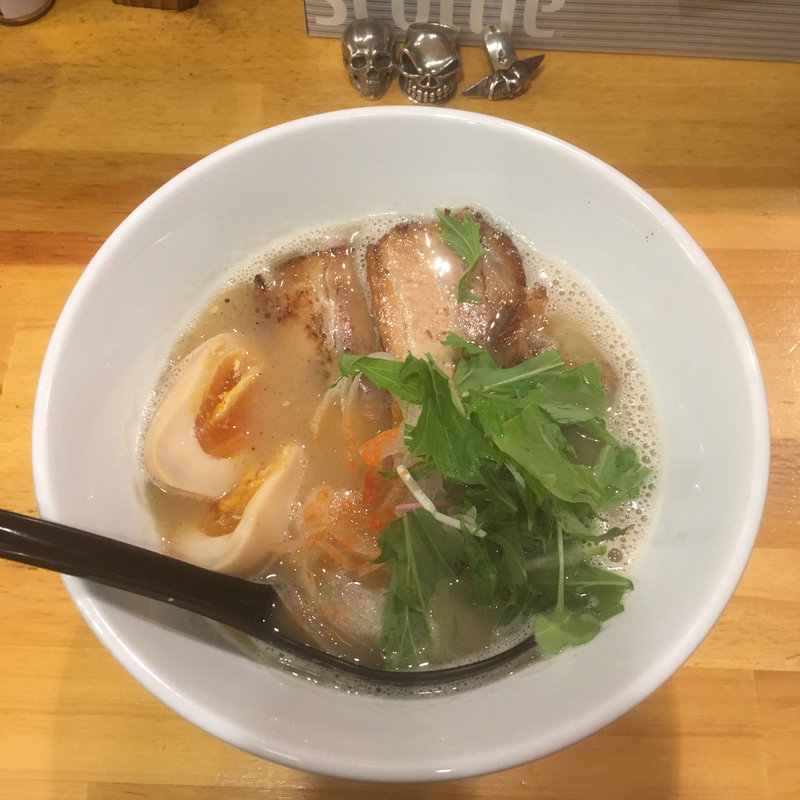 炙り焼豚らーめん(鶏豚らーめん ジャンキー)