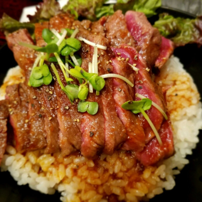 ステーキ丼並(レッドロック 原宿店)