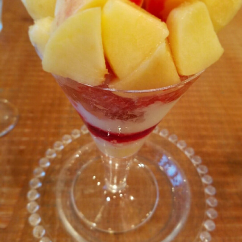 桃パフェ(キャンベル・アーリー 博多店)