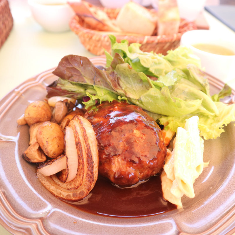 ハンバーグランチ(SUNDAY'S BAKE RIVER GARDEN)