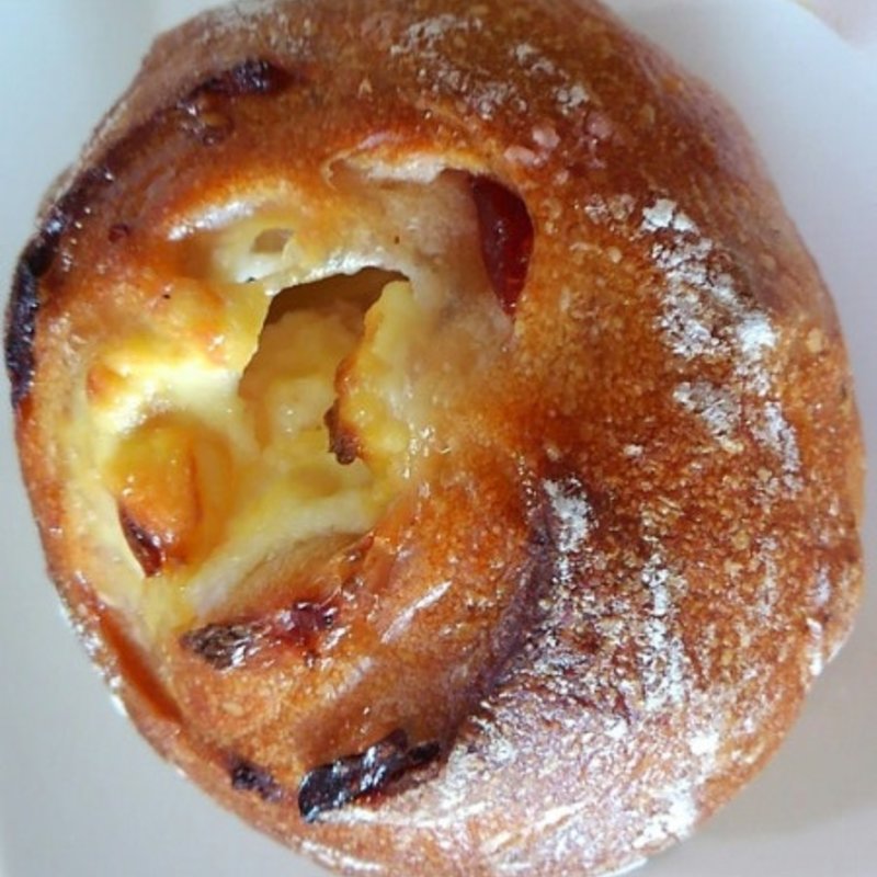 クランベリー&クリームチーズ(国産小麦パン工房 フルフル 松崎本店)