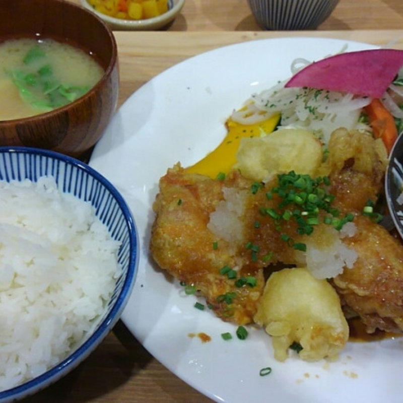 おろしチキン竜田＆ゴマサバ(いっかく食堂 天神店)