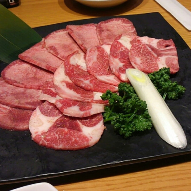 厚切りタンとあごたん(大東園 本店)