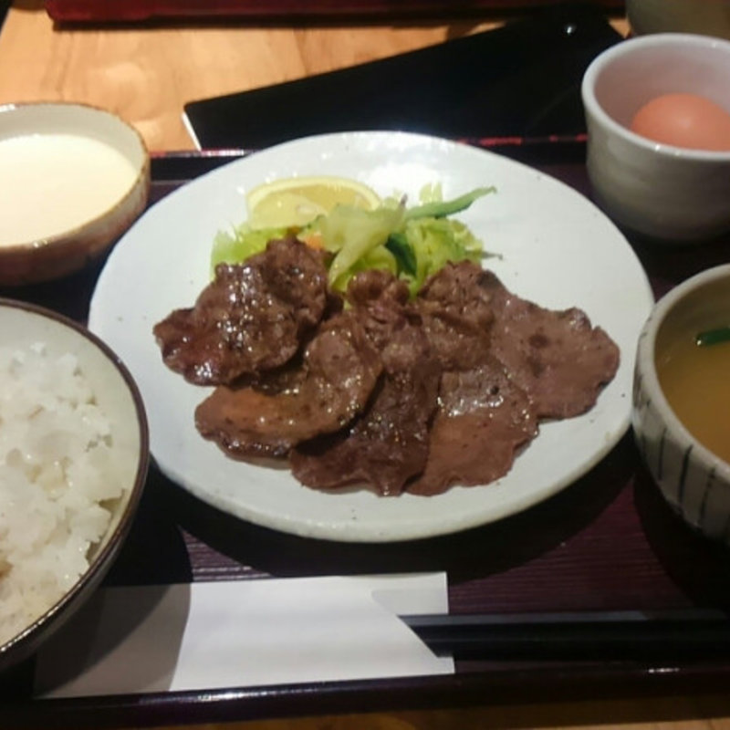 牛タンとろろ定食(たんやHAKATA)