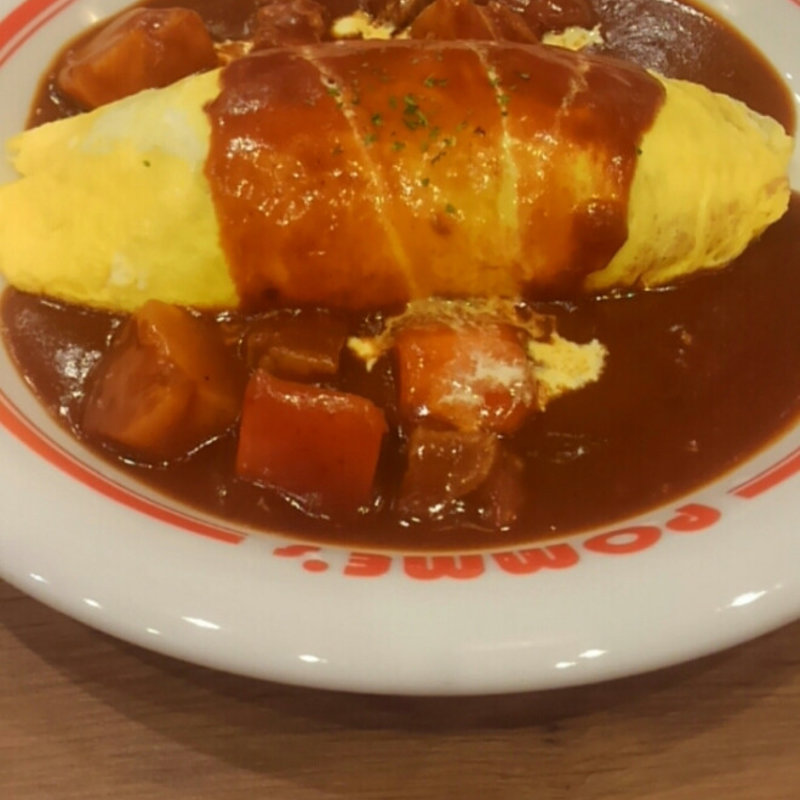 ビーフシチューのオムライス(ポムの樹Cafe ソラリアプラザ店 （ポムノキカフェ）)