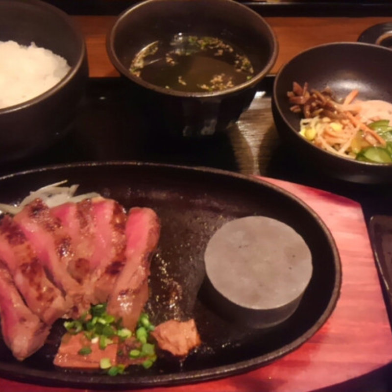 厚切り牛タンランチ(ベンジャミンランチ )