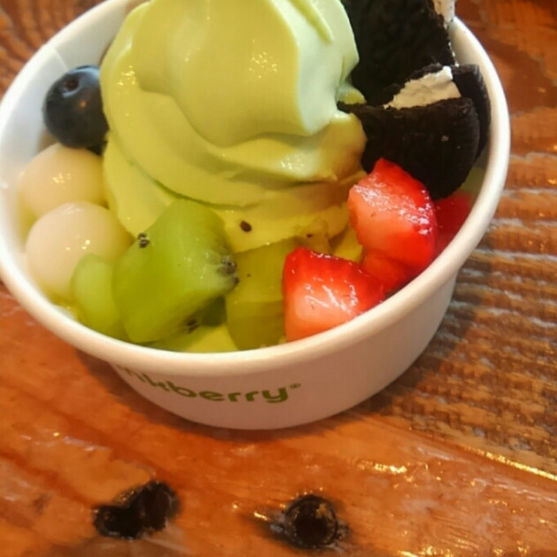 スモールサイズ(フルーツ三種、トッピング七つ、ソフトクリーム抹茶）(パークショップ)